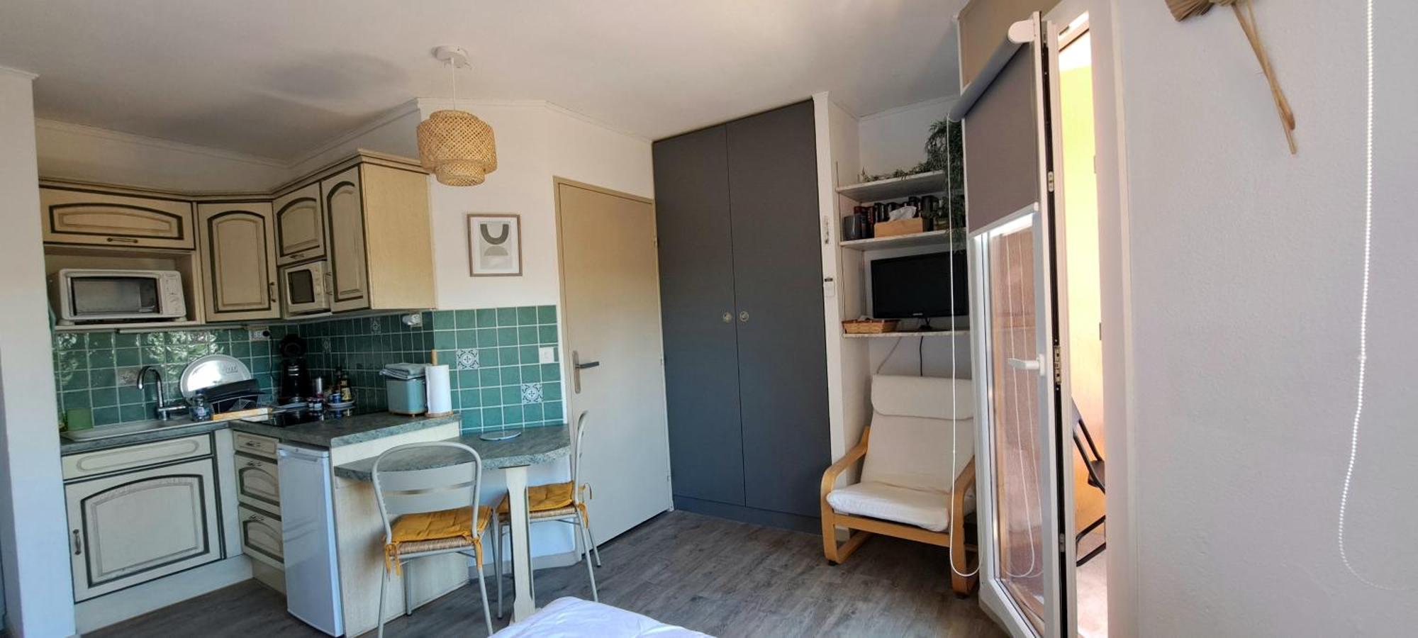 Studio Meuble Cures Thermales Avec Vue Gréoux-les-Bains Екстериор снимка